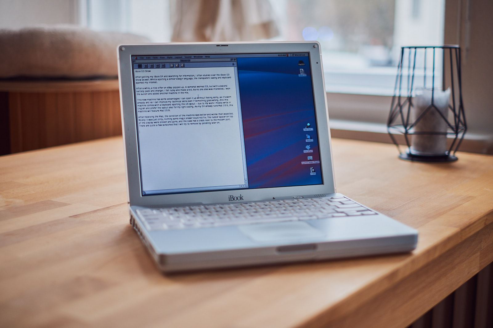 iBook G3 Snow front view